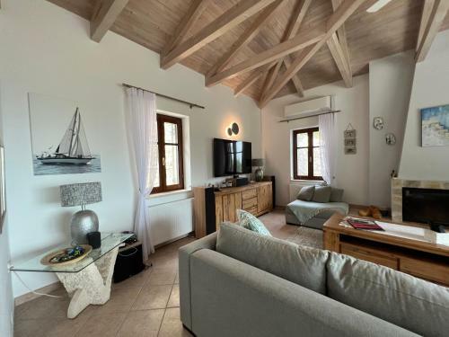 Villa El Aquila - The Complete Residence