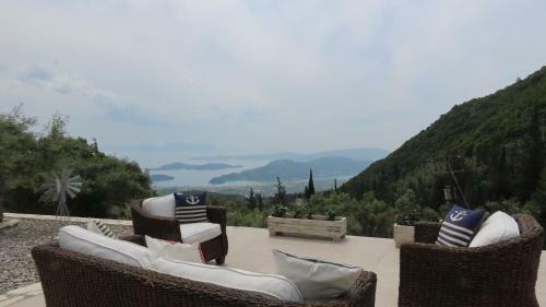 Villa El Aquila - The Complete Residence