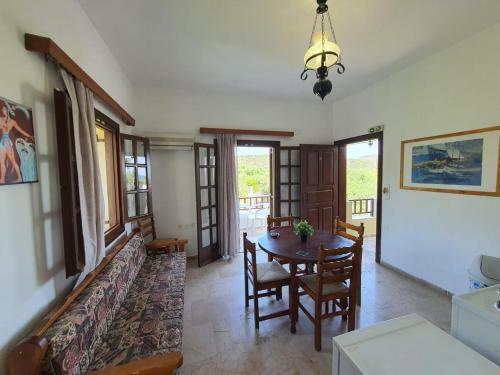 Karavostasi Cozy Apartments