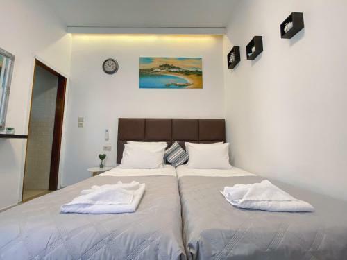 Stam's Studio Apartment With Yard