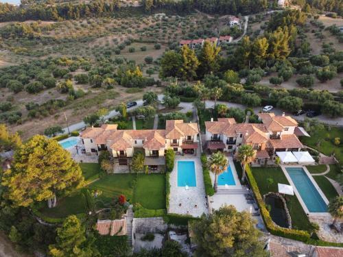 Peaceful Villa With Private Pool In Possidi