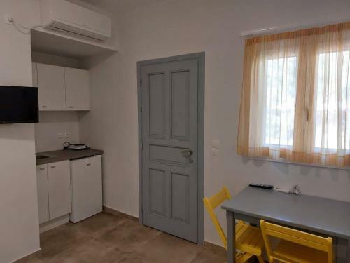 Androshouses - Agios Petros Beach Apartments