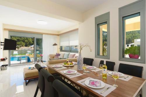 Villa Paleos Evergreen By Villa Plus