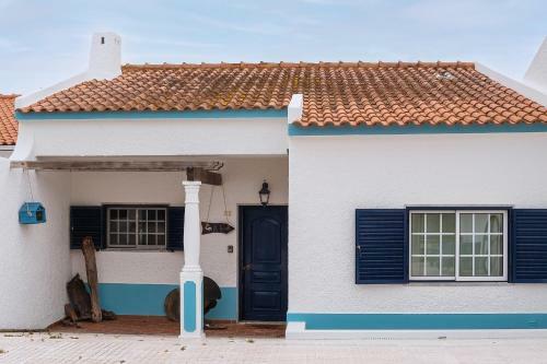 Aluna Lagoon House