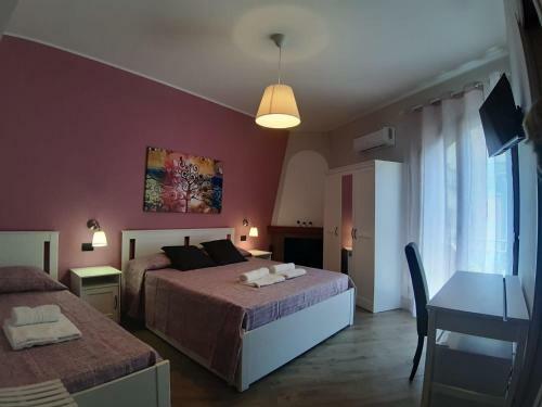Hostal Camera Tripla Sarahouse Giardini Naxos