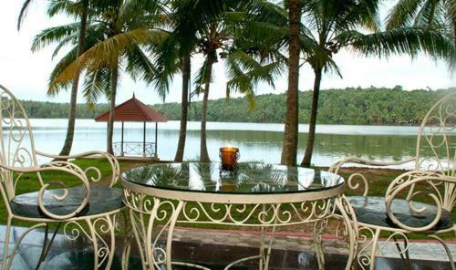Ushodaya Lakeside Villa