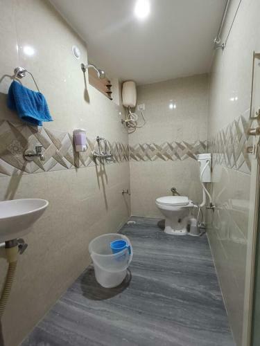 Hotel Oyo 85590 Choudhary White House