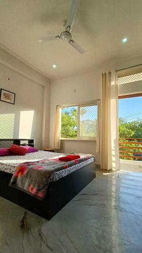 Hotel Oyo 85590 Choudhary White House