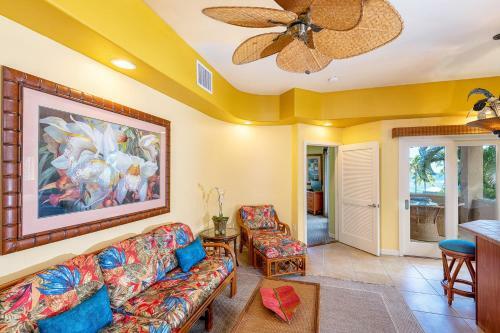 Kahalu'u Beach Villas 1-203