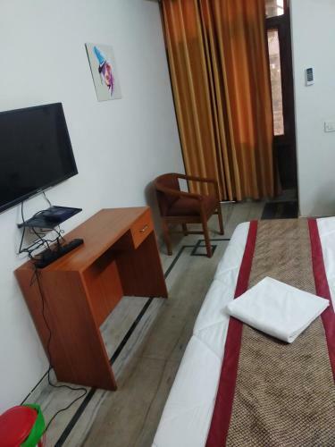 Golden Cherry Hotel
