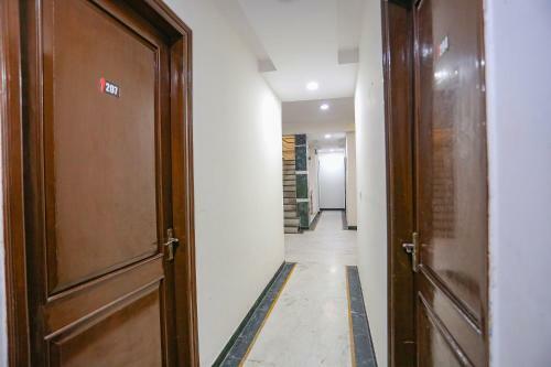 Fabhotel Grand Palace