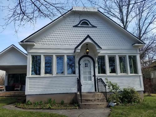 Hostal Coeurd'alene 5th Street Cottage