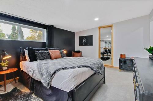 Professionally Designed Central Boise 4 Bedroom Custom Home