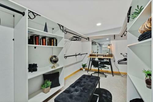 Professionally Designed Central Boise 4 Bedroom Custom Home