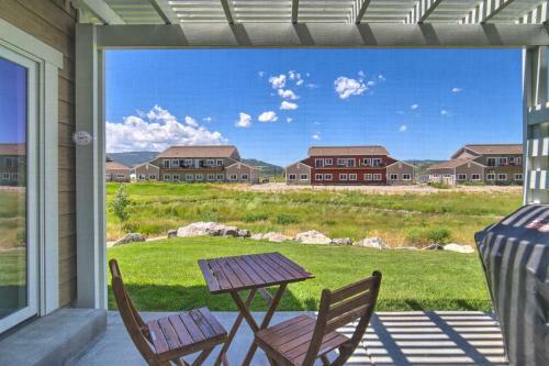 Modern Swan Valley Townhome With Walking Trails