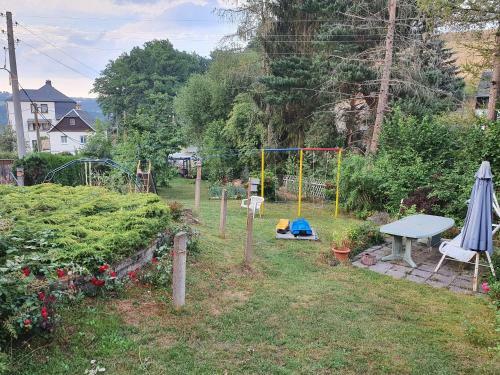 Apartamento Ferienwohnung Ost - Alte Schule Sachswitz
