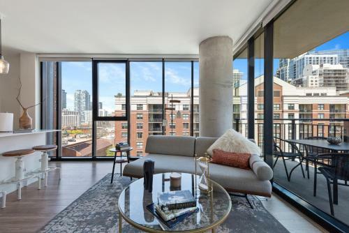 Luxury Rental Apartment @chicago?lounge, Pool&gym