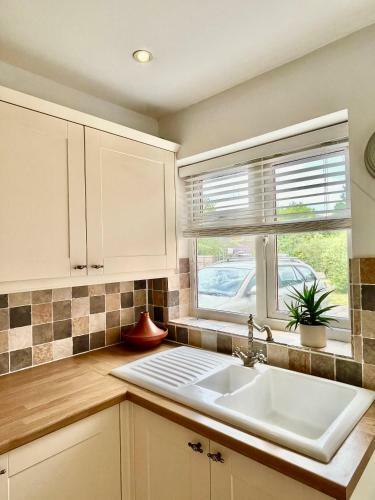 Henley Festival Modern Boutique Pet Friendly 3 Bed