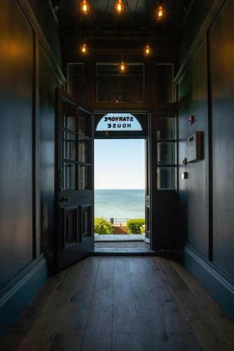 Apartamento Stylish Beachfront Luxury With Sweeping Sea Views