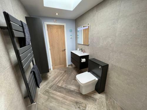 Luxurious Modern 2 Bedroom Bungalow Private Garden