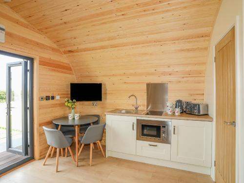 Caban Cariad