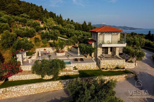 Infinity Blue, Luxury Villa With Private Pool, Sea Views