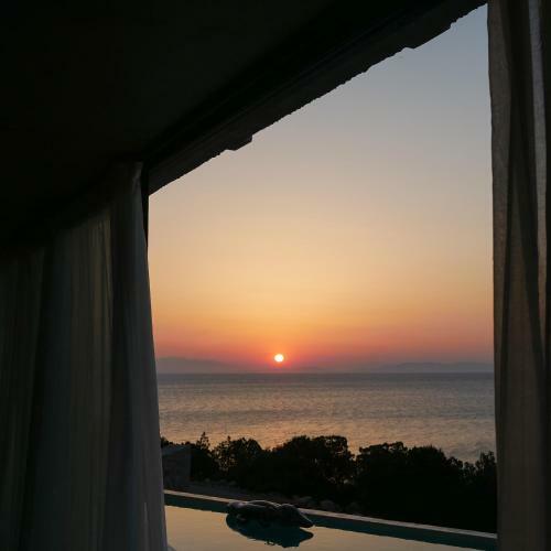 Villa Laspi / Petres