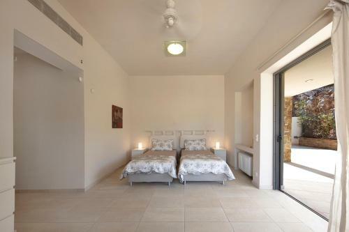 Crystal View Villa By Unique Villas Collection