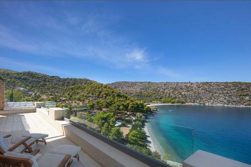 Crystal View Villa By Unique Villas Collection