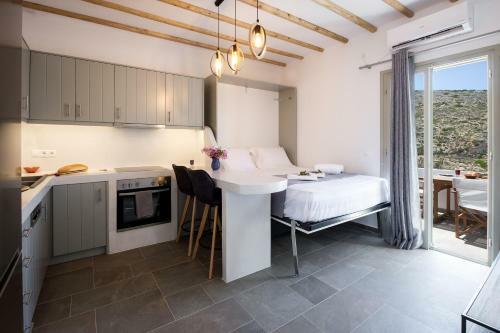 Droufakos? Home, Lux Seafront Apartment W. View