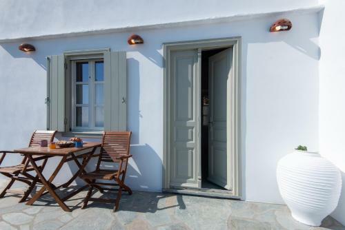 Tholos Guest House
