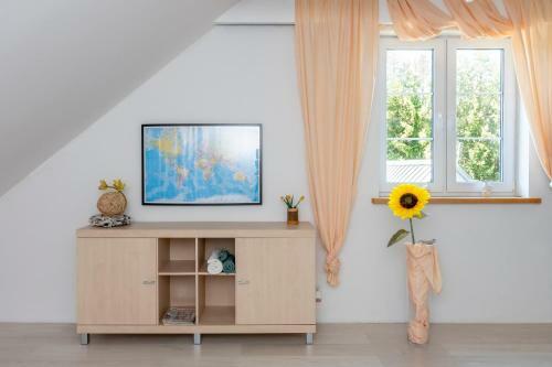 Villa Lakeside Home