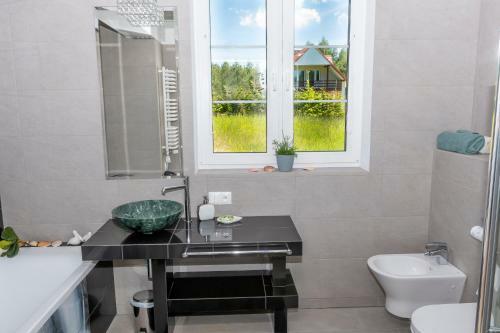 Villa Lakeside Home