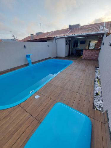 Balne�rio C�u Azul, Com Piscina A 350m Da Praia