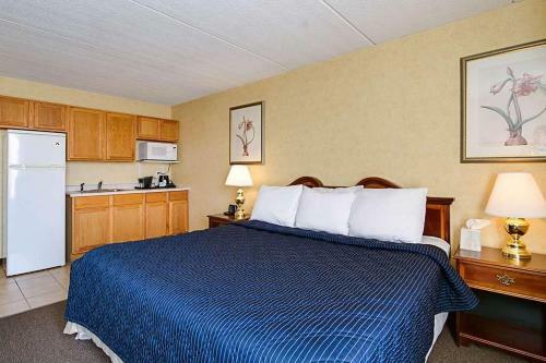 Hotel North Aurora Inn & Studio