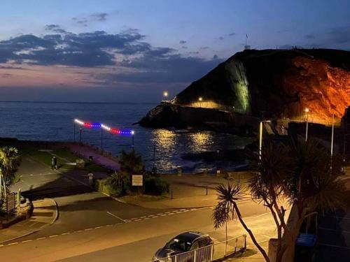2 The View Apartments Ilfracombe - Seafront, Parking, Lift, Ev