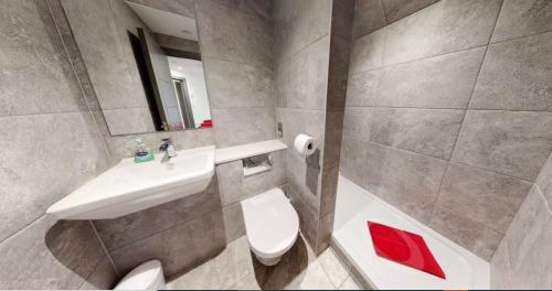 2 The View Apartments Ilfracombe - Seafront, Parking, Lift, Ev