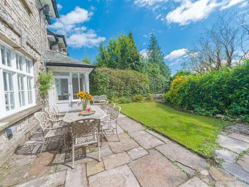 Pass The Keys Spacious Period Five Bed, Four Bath With Parking