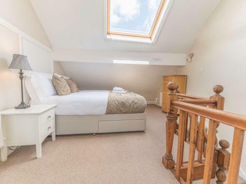 Pass The Keys Spacious Period Five Bed, Four Bath With Parking