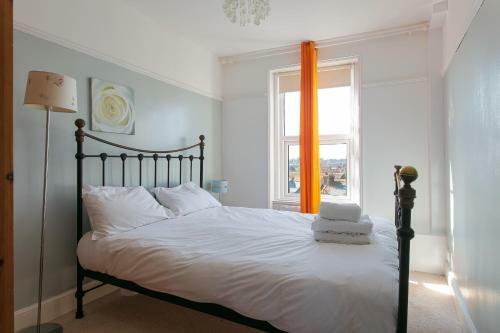 Horizon View - Charming Sea View Apartment In Central Location