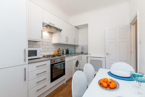 Marina View - Beautiful Apartment Overlooking The Harbour