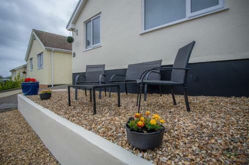 Seawinds - 2 Bedroom Bungalow - Pentlepoir