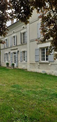 Hostal Maison Blanche