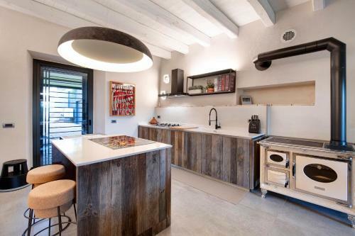 Black Villa