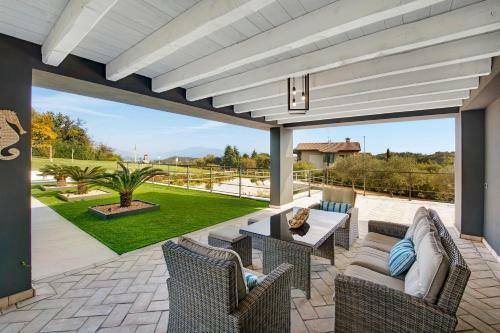 Black Villa