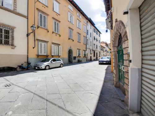 Fabulous Mansion In Lucca Town Centre
