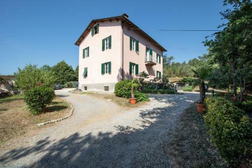 Villa Enza With Swimming Pool