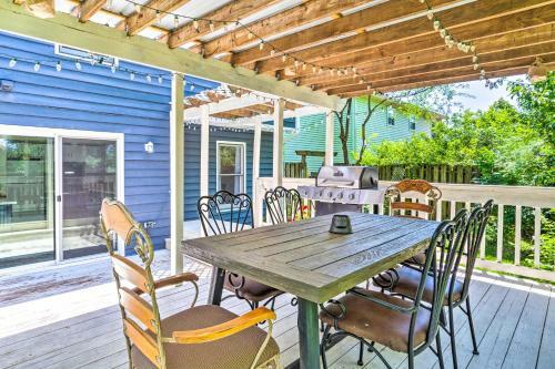 Bright And Sunny West Lafayette Gem With Fire Pit