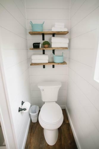 New Tiny Home On 250 Acre Dairy Farm Near Ark