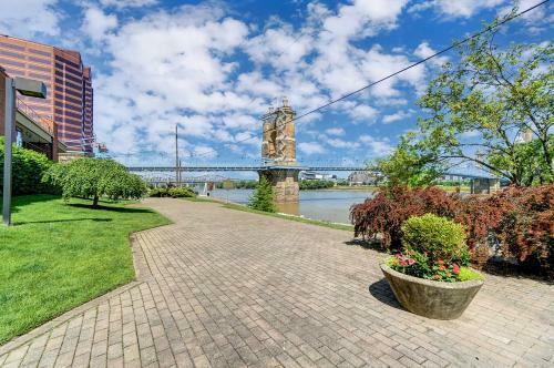 Covington Carriage House With River And City View